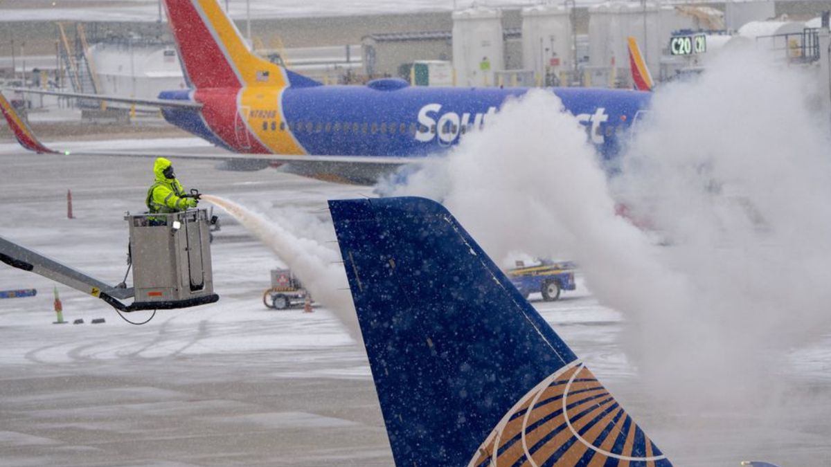 Over 2,000 US Flights Cancelled As Winter Storm Disrupts Christmas ...