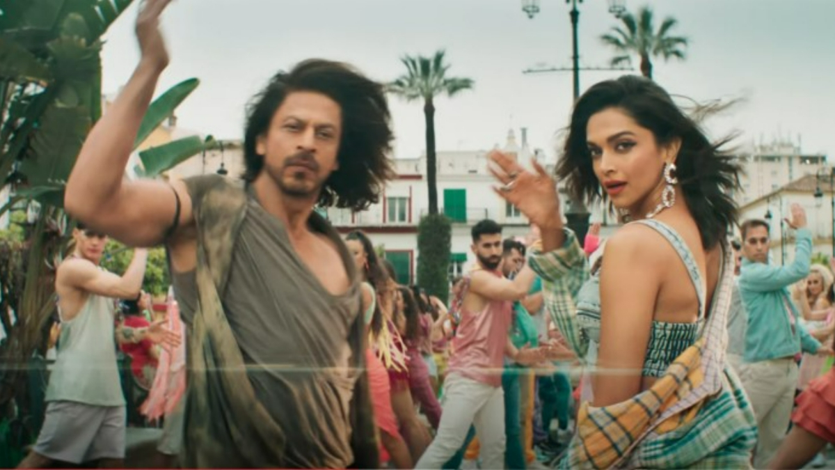 Jhoome Jo Pathaan Out Shah Rukh Khan Deepika Padukone Set Internet On Fire Again Watch 