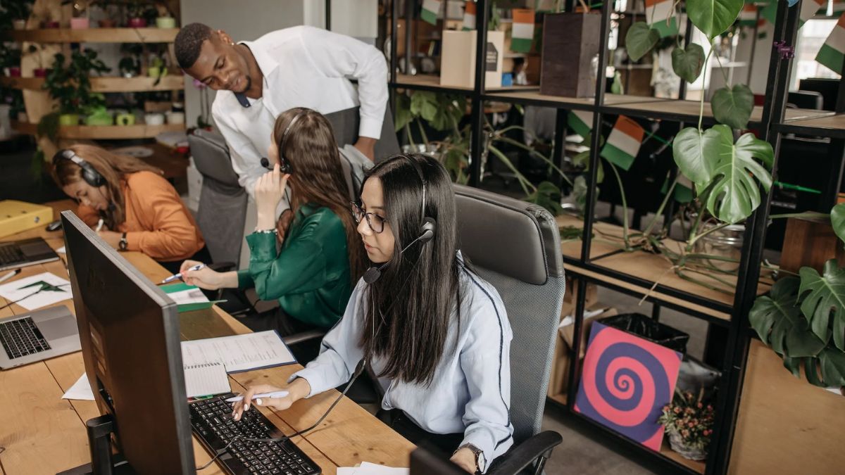 workplace-etiquette-six-mistakes-you-shouldnt-make-at-your-workplace