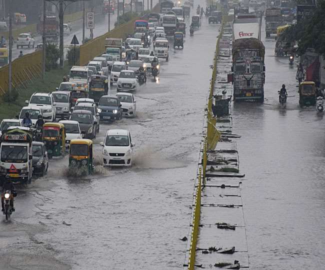 Delhi Weather Updates: Temperature dips further after rains lash capital for 2nd day; AQI in 'very poor' zone