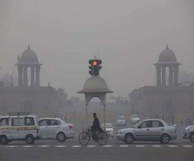 Delhi Weather Updates: Dense fog engulfs Delhi-NCR as temperature drops; AQI improved to moderate after rainfall