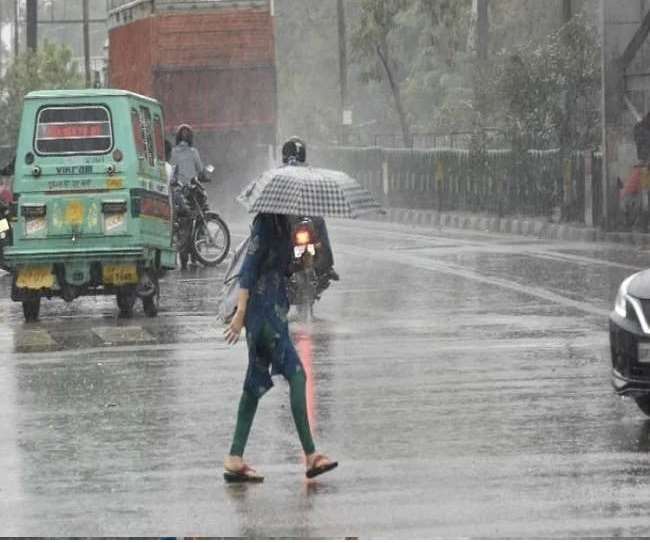 Delhi expected to witness more rains today due to western disturbance; AQI continues to remain in 'poor' zone