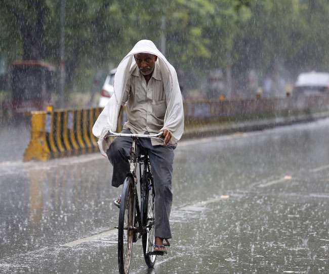 Delhi Weather Updates: Rains expected to lash city next week; AQI continues to be in 'moderate' zone