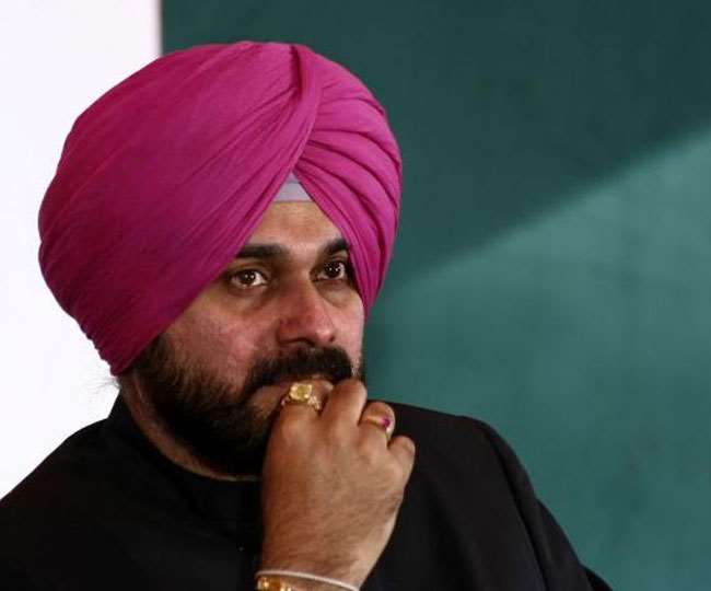 Navjot Singh Sidhu a 'cruel person', deserted our mother for money, alleges NRI sister