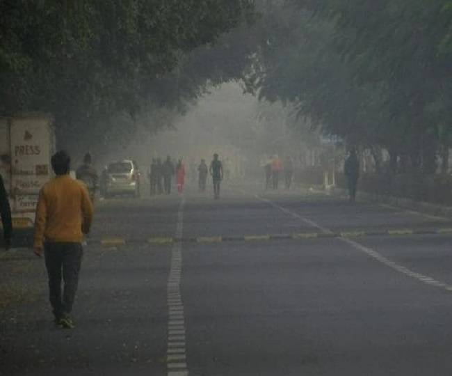 Delhi shivers at 8.6 degrees Celsius as 'cold day' conditions persist; AQI remains in 'poor' zone