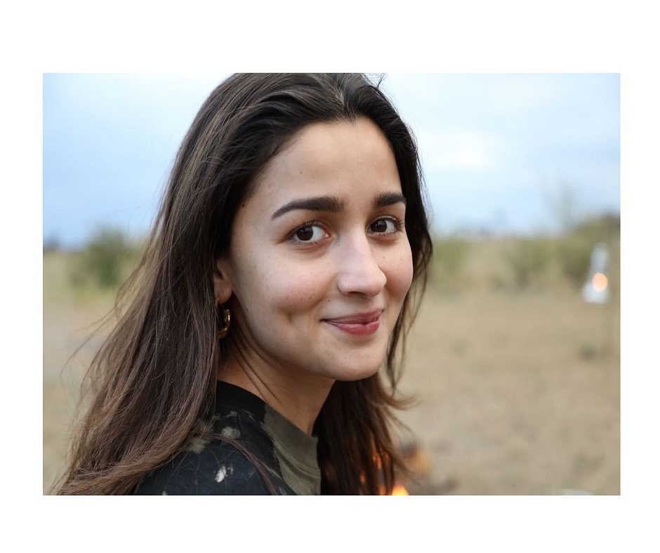 Alia Bhatt flaunts ‘dimples’ as she flexes beau Ranbir Kapoor’s ‘photography skills’ in latest Instagram post | See here