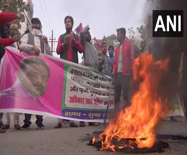 Bihar Bandh: Roads blocked, tyres burnt as students protest against 'irregularities' in RRB exam results | Updates