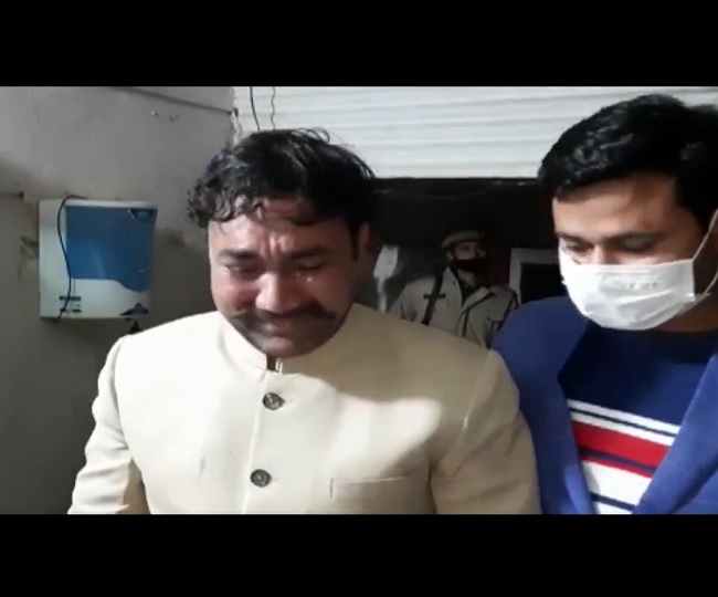 UP Polls 2022: BSP leader Arshad Rana cries inconsolably after party denies him ticket from Charthawal seat | Watch