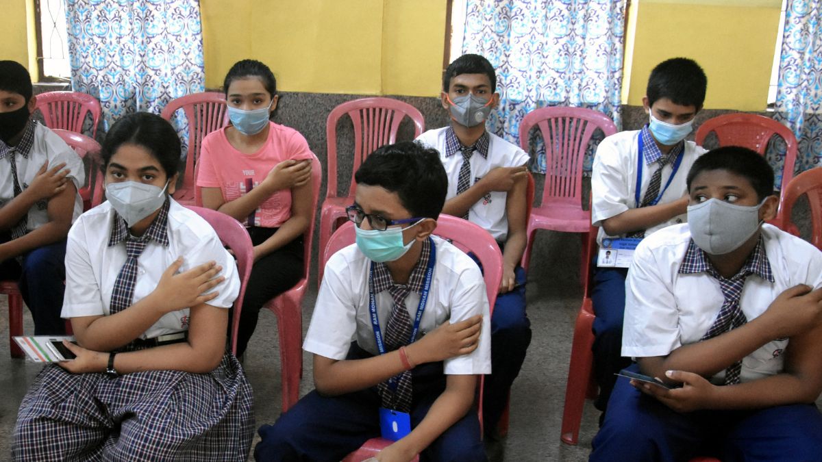 30 Students Vaccinated With Single Syringe In Madhya Pradesh's Sagar; Probe Ordered