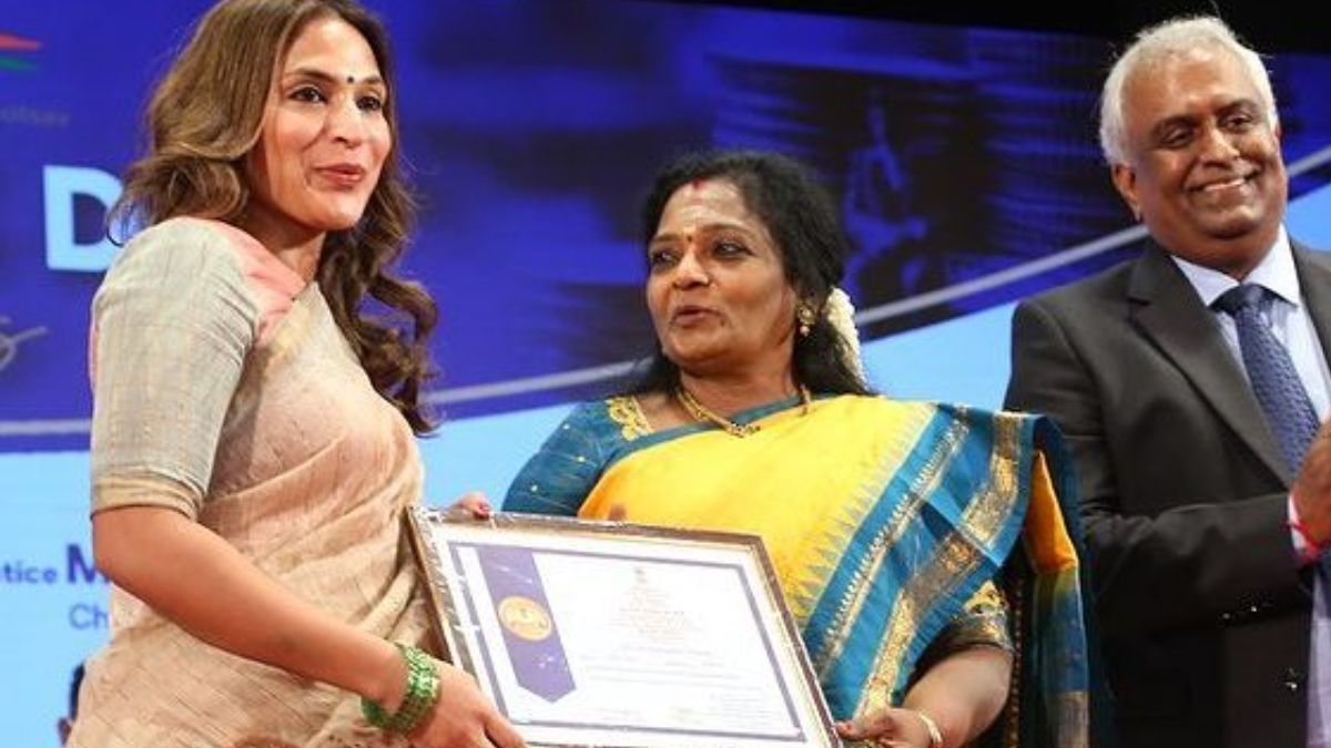Rajinikanth Is Tamil Nadu's Highest Taxpayer; Daughter Aishwaryaa Receives His Award