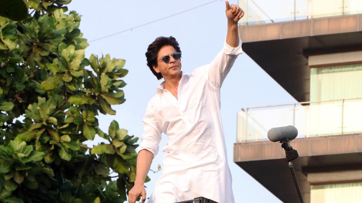 Shah Rukh Khan Is A 'Timeless Classic' In 'World Full Of Trends' | See Pic