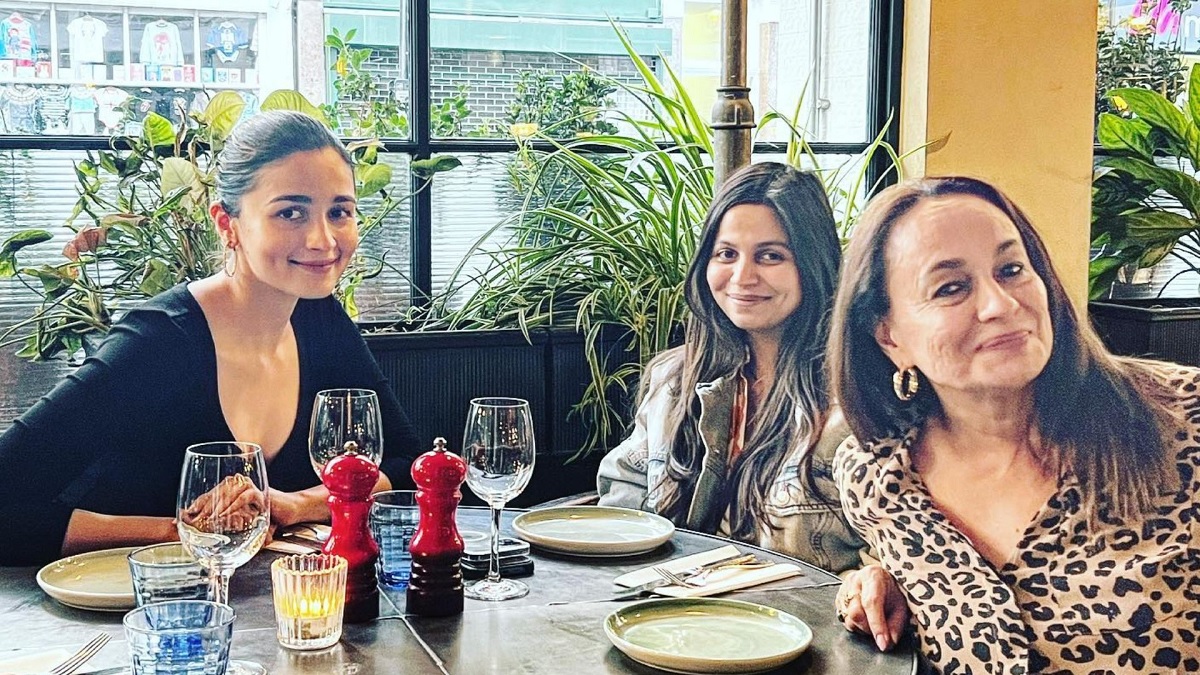 Alia Bhatt Poses Happily With Mom Soni Razdan And Sister Shaheen Bhatt; Trio Enjoys Lunch In London
