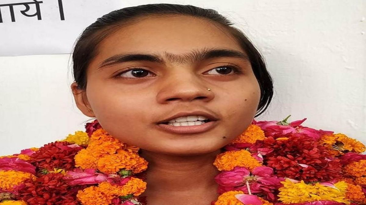 UP Board Results 2022: Who Is Divyanshi, The Fatehpur Girl Who Topped Class 12th Exams