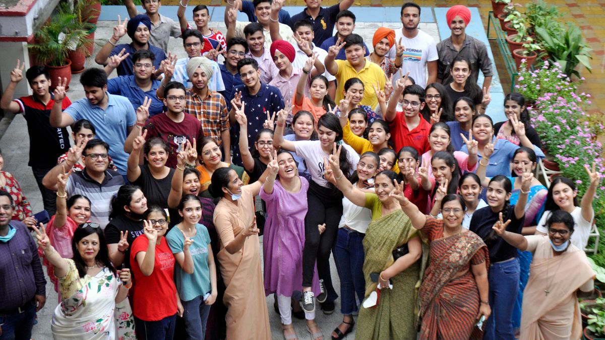 tamil-nadu-education-board-tn-class-11th-results-tndge-pass-percentage-topper-list-education-news-updates