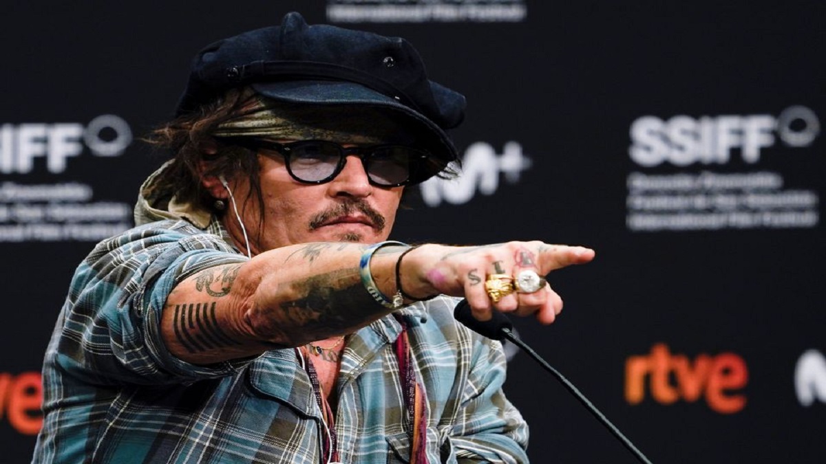 this-is-made-up-johnny-depps-rep-refutes-rs-2535-crore-deal-with-disney-for-jack-sparrows-return