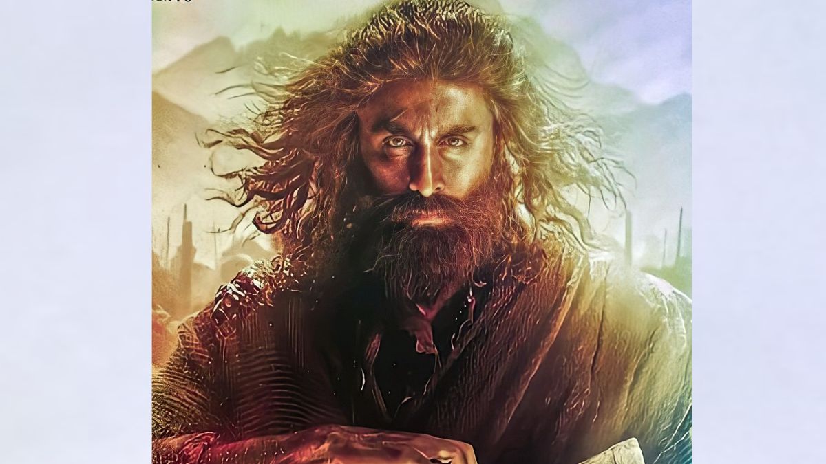 Ranbir Kapoor's First Look From Film Shamshera Leaked Online, Fans Call It 'Mindblowing' | See