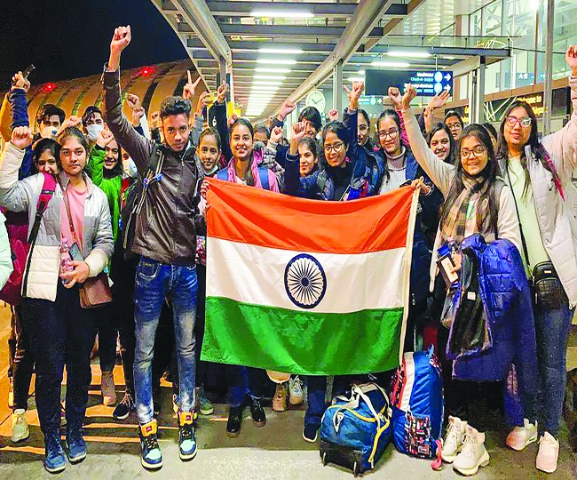 how-indian-flag-helped-pakistani-turkish-students-to-escape-warhit-ukraine