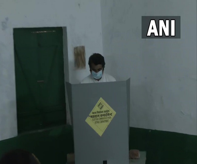 Up Elections 2022 6th Phase Voting Ends Across 10 Districts Over 53