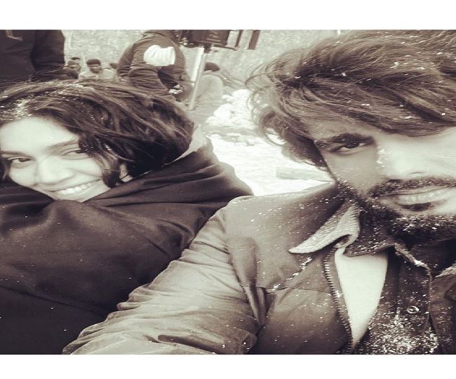 Arjun Kapoor and Bhumi Pednekar's 'Snow Day' in Manali Will Make You Miss Winters | See Here 