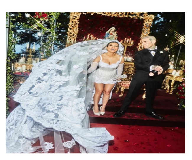 Kourtney Kardashian and Travis Barker get their 'happily ever after', share glimpse of their lavish Italian wedding | See here