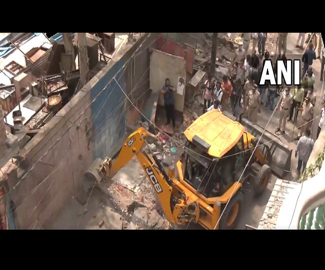 After Shaheen Bagh, bulldozers reach Delhi's New Friends Colony, Mangolpuri; AAP MLA detained