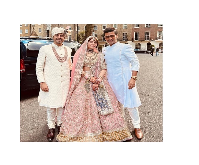 Kanika Kapoor ties the knot with London-based businessman Gautam Hathiramani | See viral pictures here