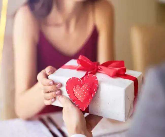 Mother's Day 2022 Gifts: From Jewellery to skincare products, 5 things you can gift your mom on this day 