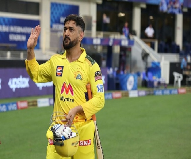 Dhoni with best sale csk jersey