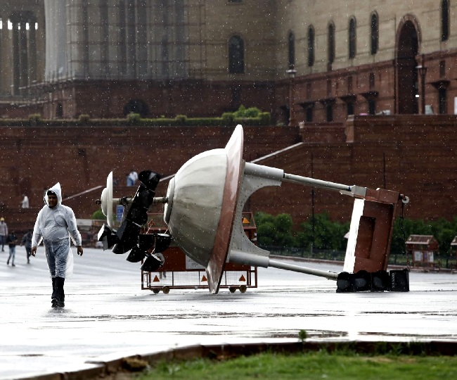 Two Dead, Middle Dome Of Jama Masjid Damaged As Rain, Thunderstorm Pummel Parts of Delhi-NCR