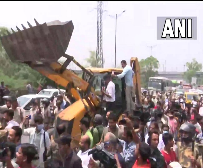 Delhi's Shaheen Bagh sees massive protest against anti-encroachment drive; SC hearing begins