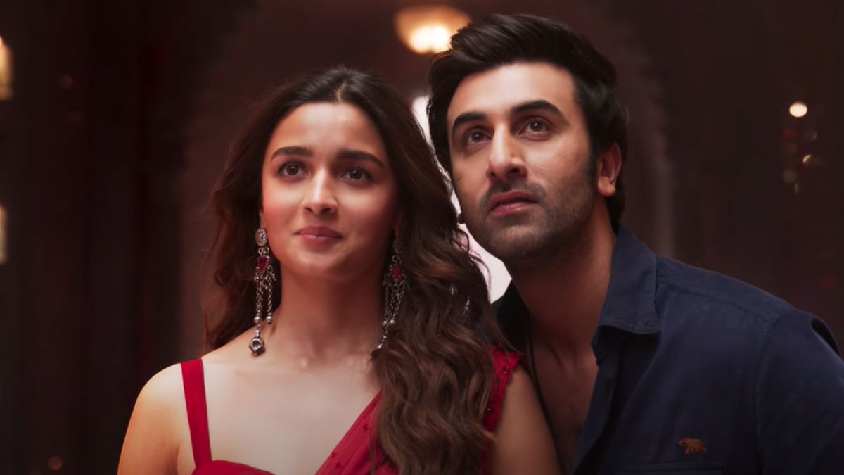 Alia Bhatt And Ranbir Kapoor Welcome A Baby Girl, And More - Bollywood News