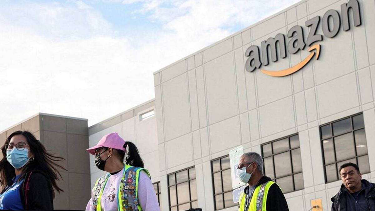 Amazon Workers In 40 Countries Protest Demanding 'Better Wages, Work