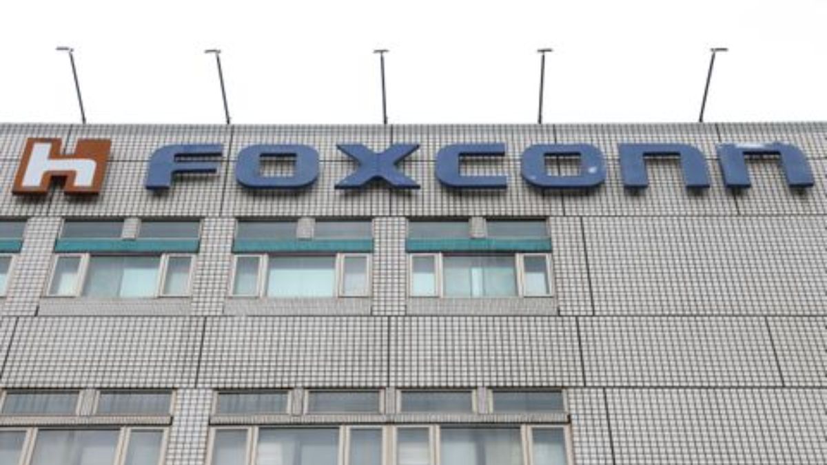 iPhone Supplier Foxconn Apologises After Violent Protests At China Plant
