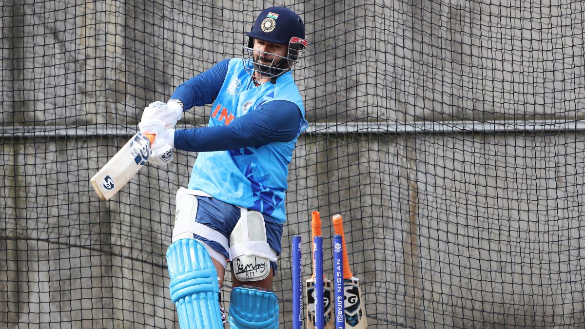 How is Our New Jersey?': Rishabh Pant Asks Fans as he Flaunts the  Newly-launched Team India Kit - News18