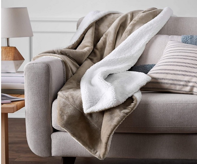 Best Woolen Blankets For Winter Season Time To Wrap Up Warm And Comfy