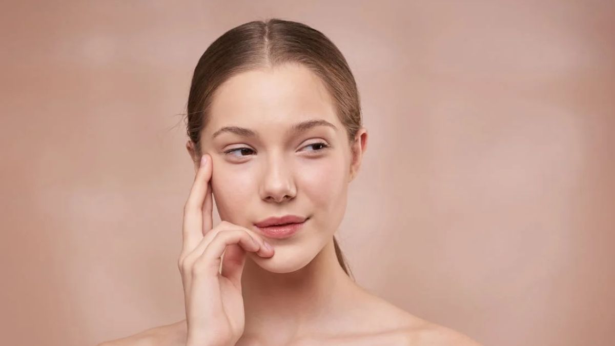Skincare Tips: 5 Benefits Of Baby Oil For Adult Skin And Face