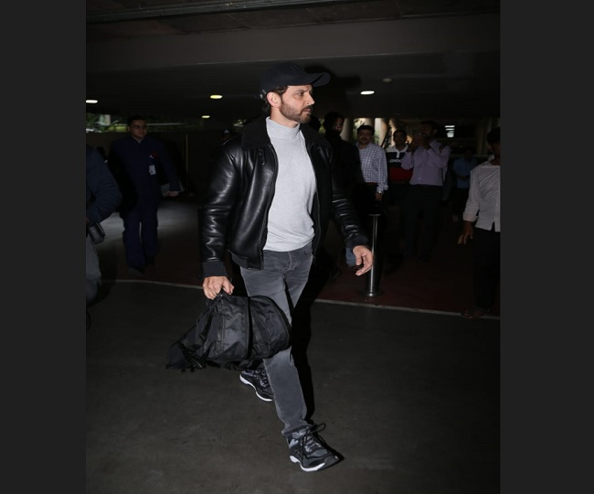 Bollywood Oks - Fashion Faux Pas - Saif Ali Khan in Original Burberry Leather  Jacket & Ranveer Singh in Bareskin (Copy) Leather Jacket. .