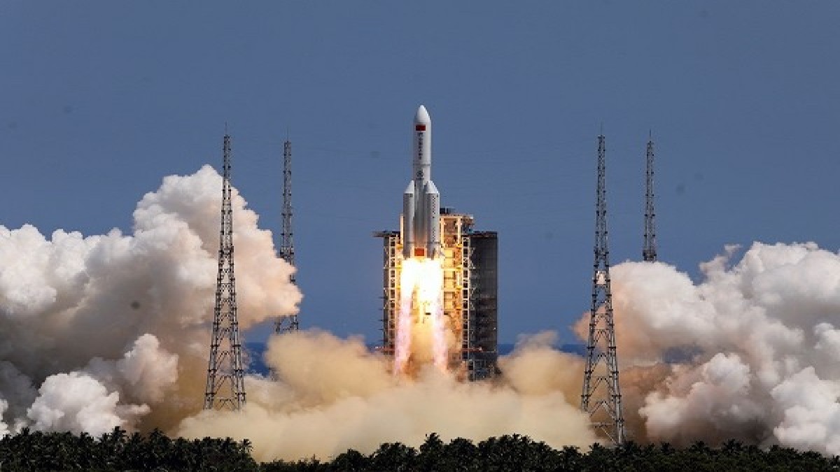 Chinese Rocket Falls From Space, Plunges Into Pacific Ocean