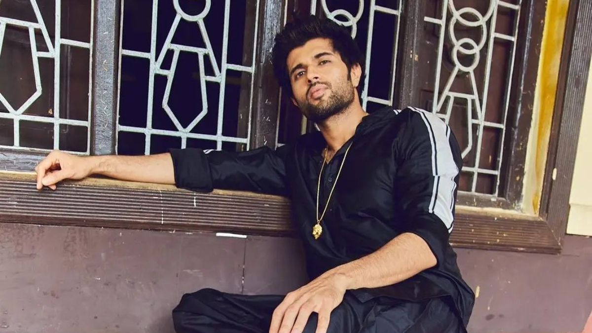 Liger actor Vijay Deverakonda & His Mother Pledge To Donate Organs; 'Would Love To Help...'