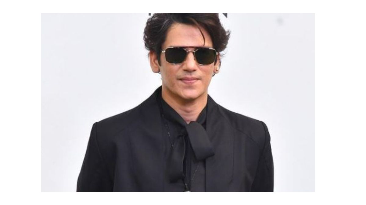 Vijay Varma's Voguish All-Black Sartorial Choice Will Remind You Of 'Matrix' Star Keanu Reeves | See Pics