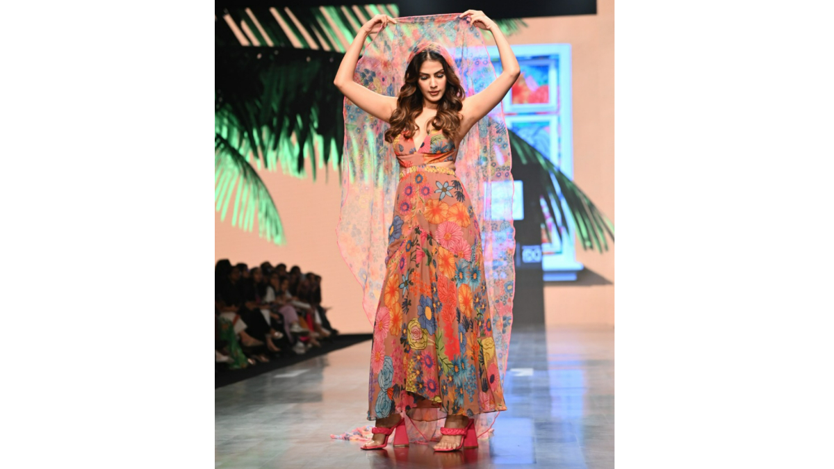 Rhea Chakraborty Lakme Fashion Week 2022 Rhea Chakraborty Lakme Fashion Week 2022