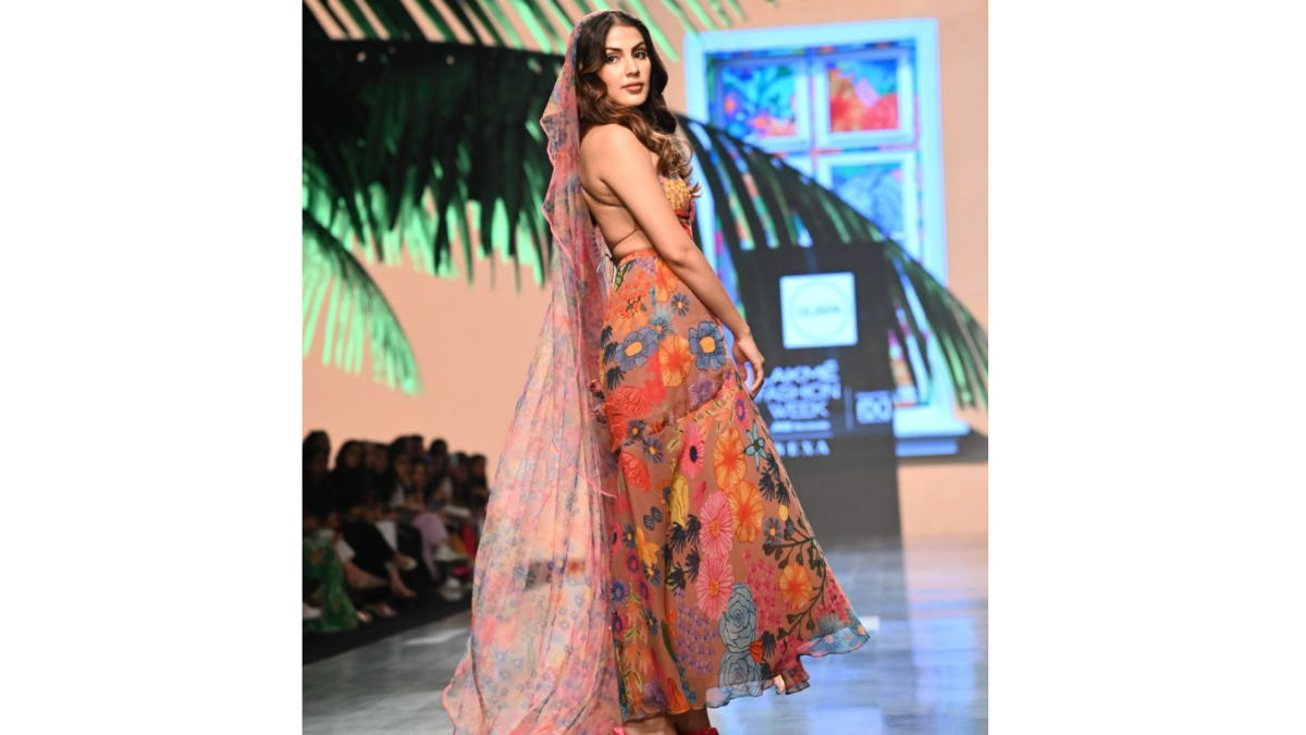 Rhea Chakraborty Lakme Fashion Week 2022 Rhea Chakraborty Lakme Fashion Week 2022