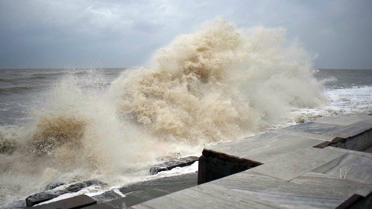 Cyclone Sitrang: Heavy Rain Likely In West Bengal, Odisha As Deep ...