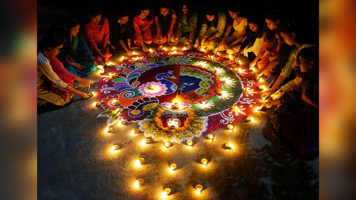 Diwali Rangoli Design 2022: 4 Easy To Make Rangoli Ideas For A Beautiful  Festive Decor