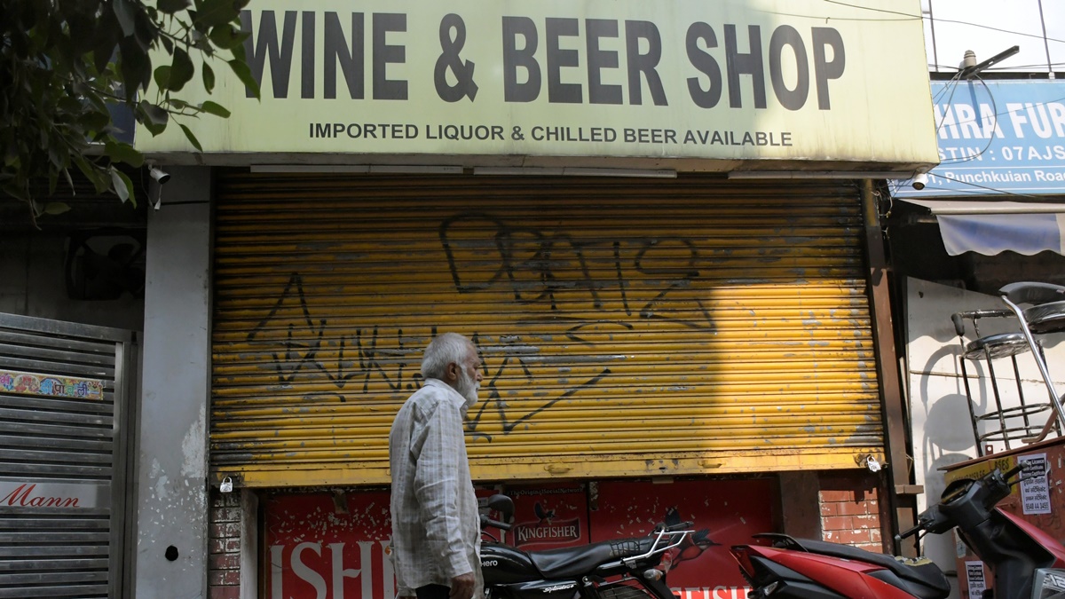 Delhi Liquor Policy Scam: ED Raids 35 Locations Across Delhi, Punjab; Arvind Kejriwal Says 'Dirty Politics'
