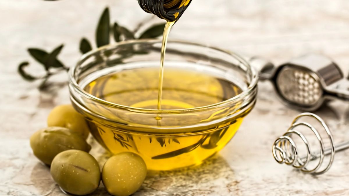 Garlic and Olive Oil for Hair Growth  VoiceTube Learn English through  videos