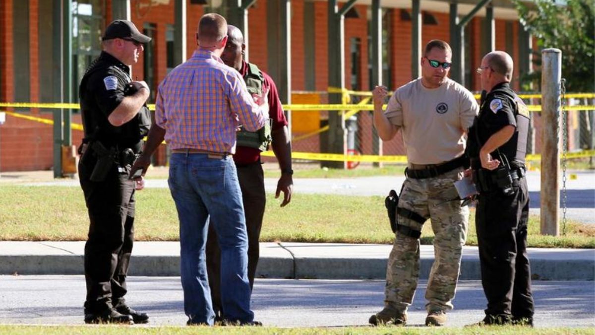 Five Including Police Officer Killed In North Carolina Mass Shooting Juvenile Suspect Arrested 