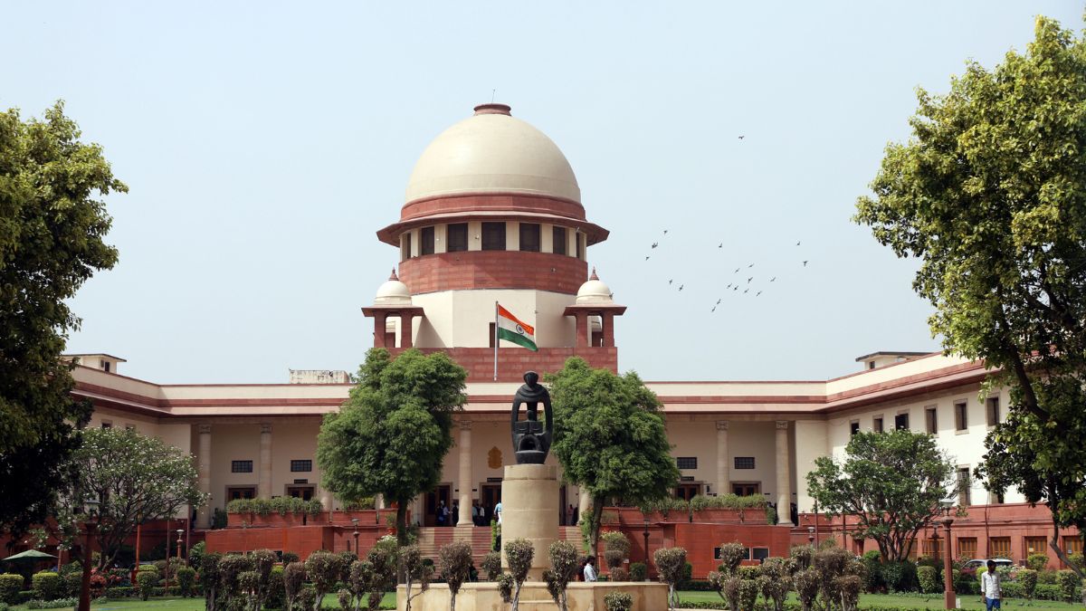 SC Agrees To Hear Pleas Challenging Abrogation Of Article 370, Bifurcation Of Kashmir Into Two UTs