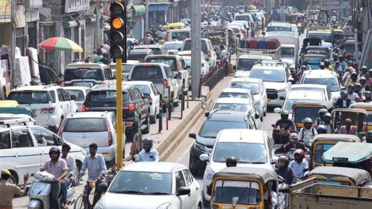 Bengaluru Man Credits City's Congested Roads Reason Behind His Wedding; Internet Is In Awe