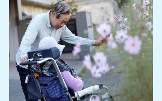 World Alzheimer's Day 2022: How This Disease Affects Family Of The Patient